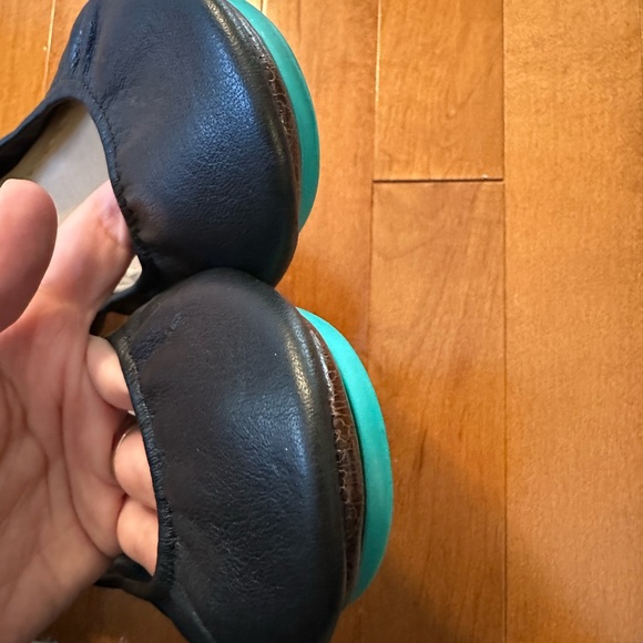 Black Tieks flats, size 9 Like new! - shoes only - Picture 4 of 5